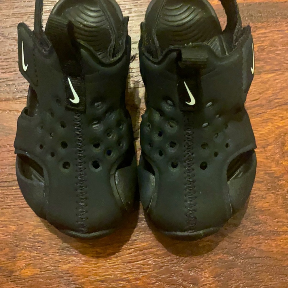 Black Nike